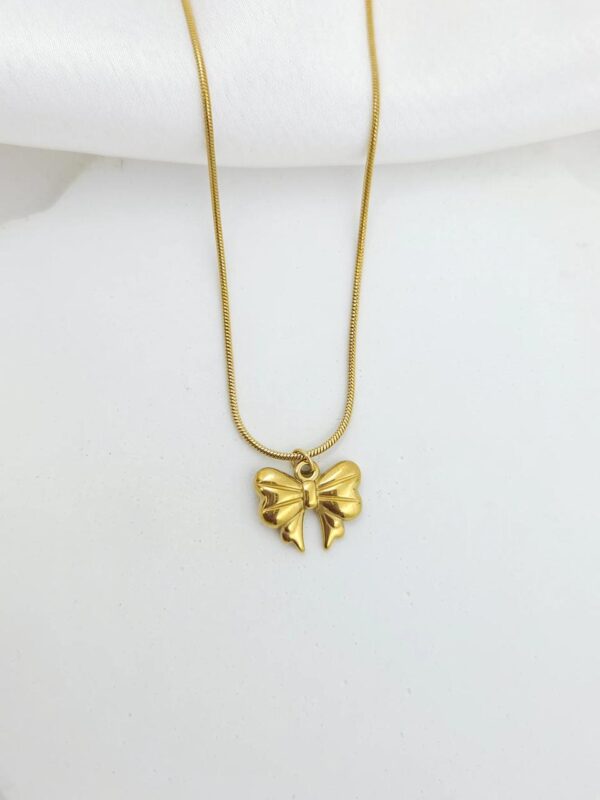 Charms bow pendant