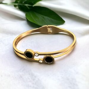 Charms Golden Black Circle Stone Bracelet