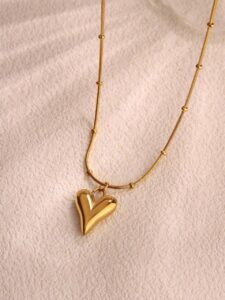 The Extra Charms Doted Golden Chain Heart Pendant